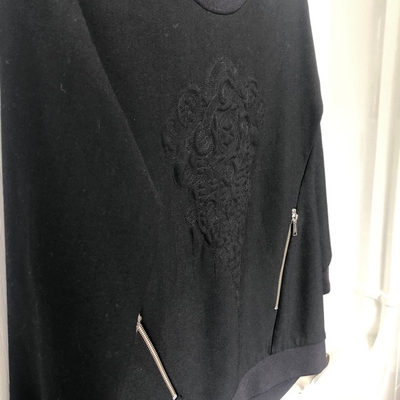 Aritzia Babaton Pullover with Detailing - Picture 3 of 5